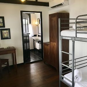 Habitación Económica con 2 Camas Individuales